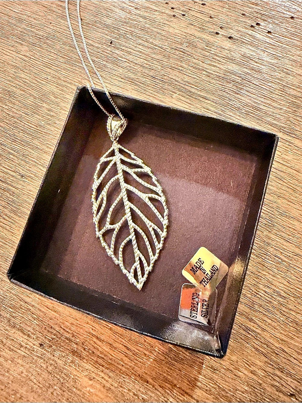Italy 925 Sterling Silver Open Filigree Leaf Pendant Necklace 16” Chain